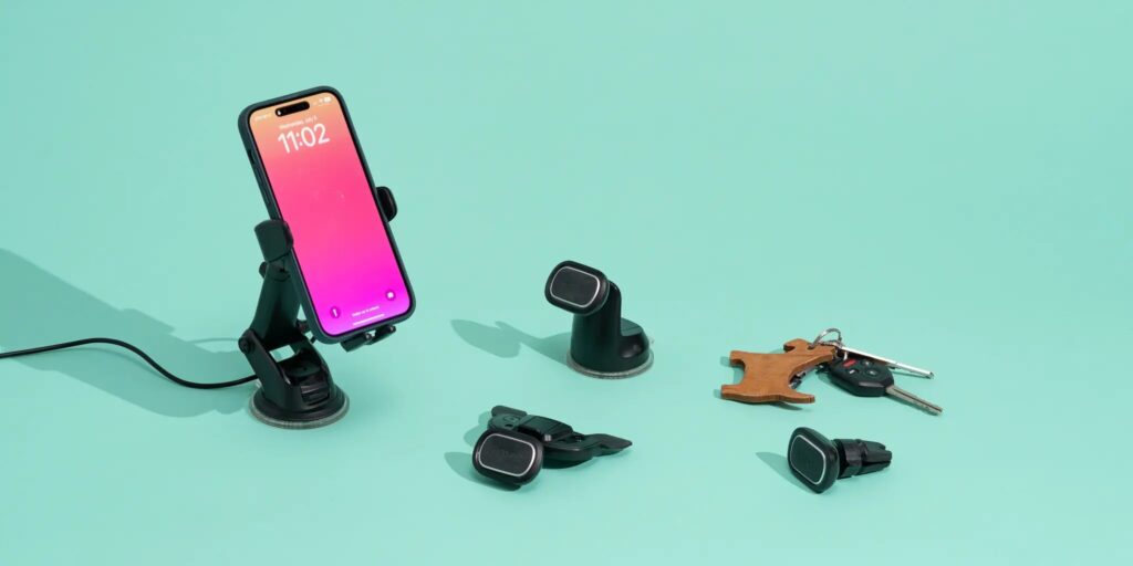 What is a Wired Cast Charging Car Mount?